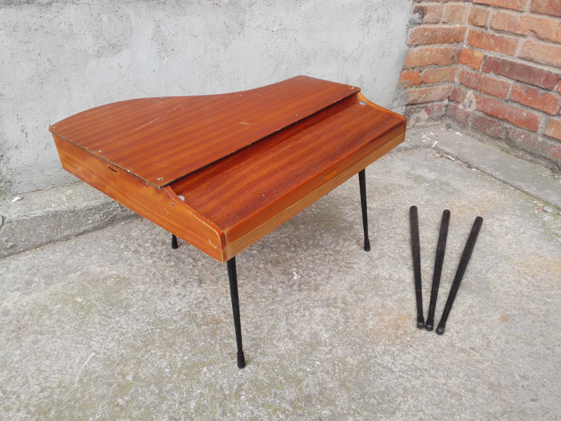 piano juguete infantil 2alturas madera metal 37-54x53.5x51 1u